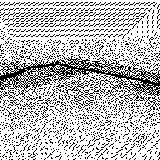 Die zugefrorene Oberfläche eines Flusses von oben, in Atkinson-Dither. Eine einzelne dunkle Bruchlinie zieht quer durch das helle Eis.